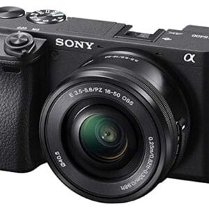 Câmera digital Sony Alpha 6400 com sensor APSC, 24,3MP, tela ajustável em 180°(selfie) e lente 16-50mm F3.5-5.6 | ILCE-6400L/B