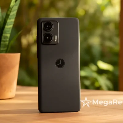 Smartphone Motorola Edge 60 5G com 28% OFF na Amazon; IP68 e câmera Sony